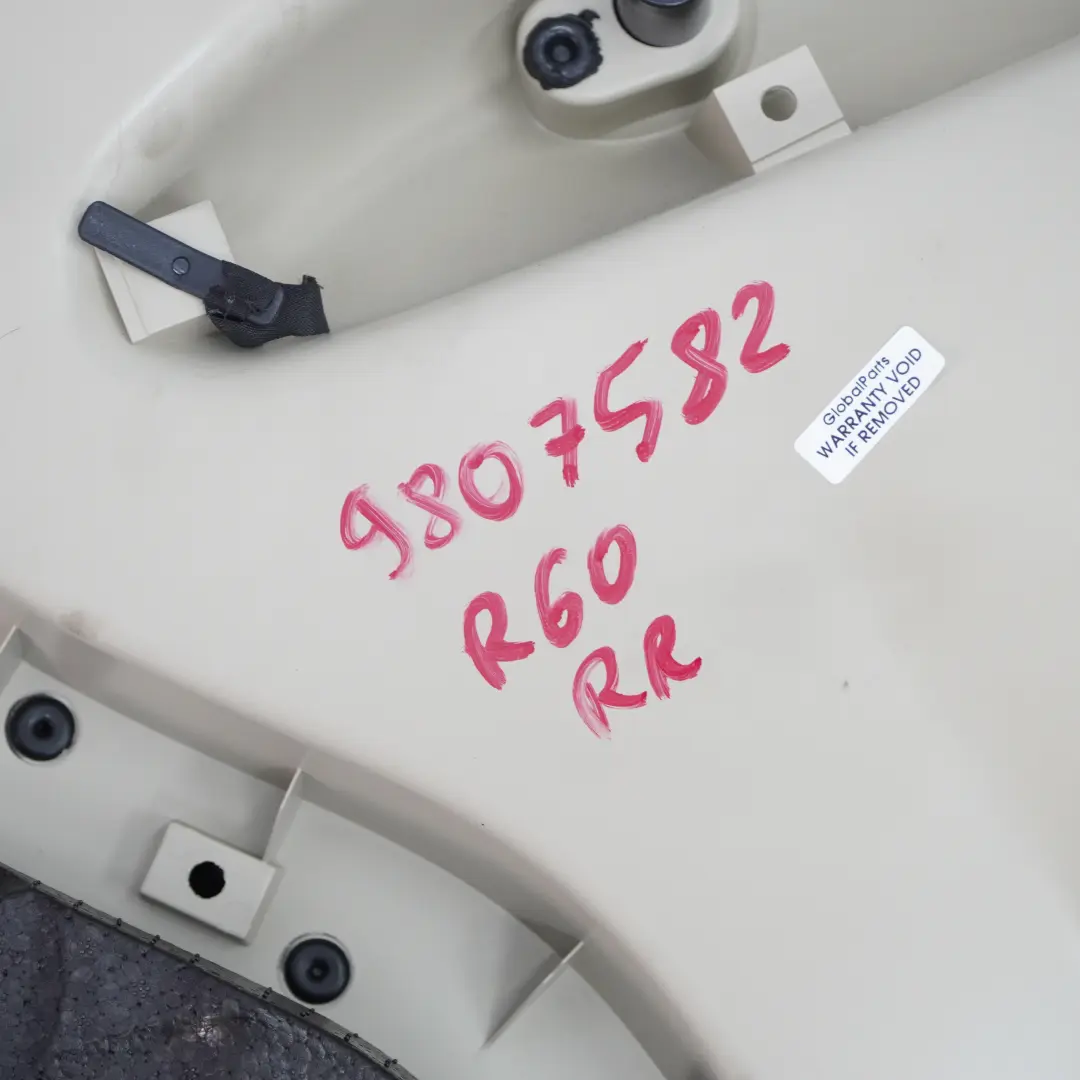 Tapicerka Boczek Drzwi Prawy Tył Beż do Mini R60 o numerze 9807582 Mini R60 Tapicerka Boczek Drzwi Prawy Tył Beż - SKU 9807582 - Numer Części 9807582