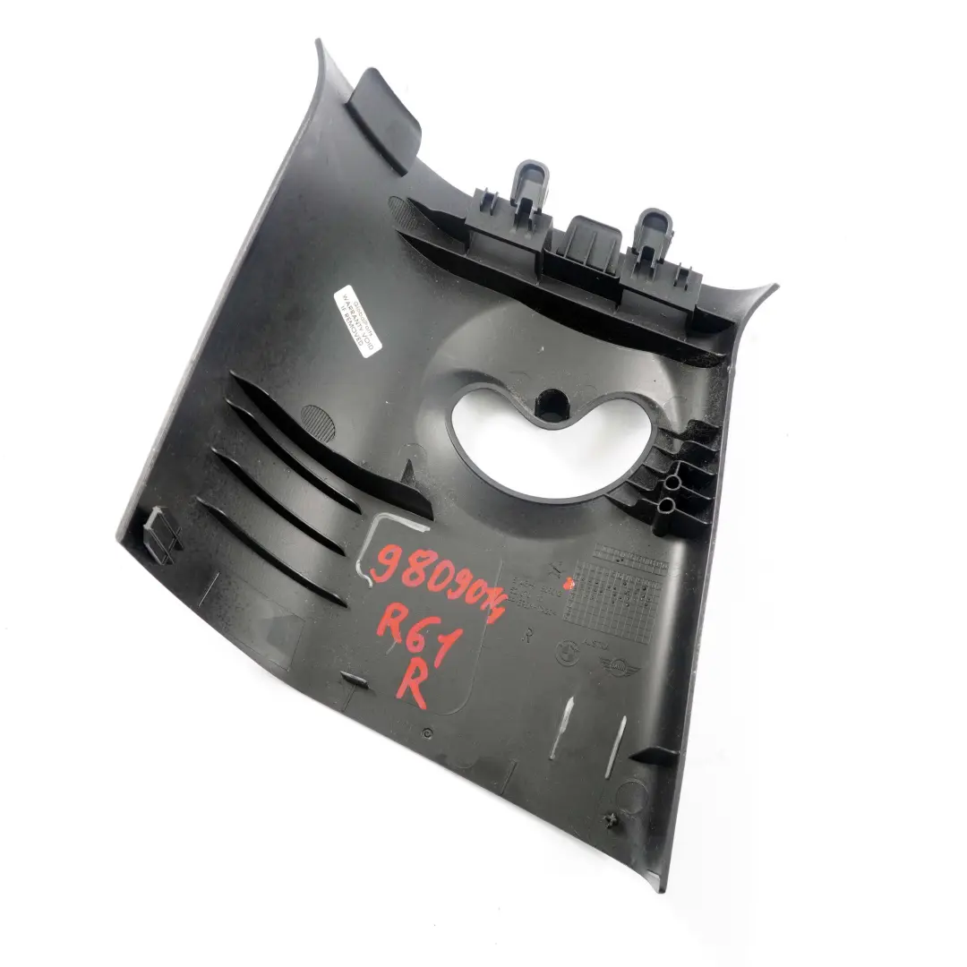 A-Column Trim Paceman Covering Panel Right Carbon Black para Mini R61 con número de pieza 9809014 Mini R61 A-Column Trim Paceman Covering Panel Right Carbon Black - SKU 9809014 - Número de pieza 9809014
