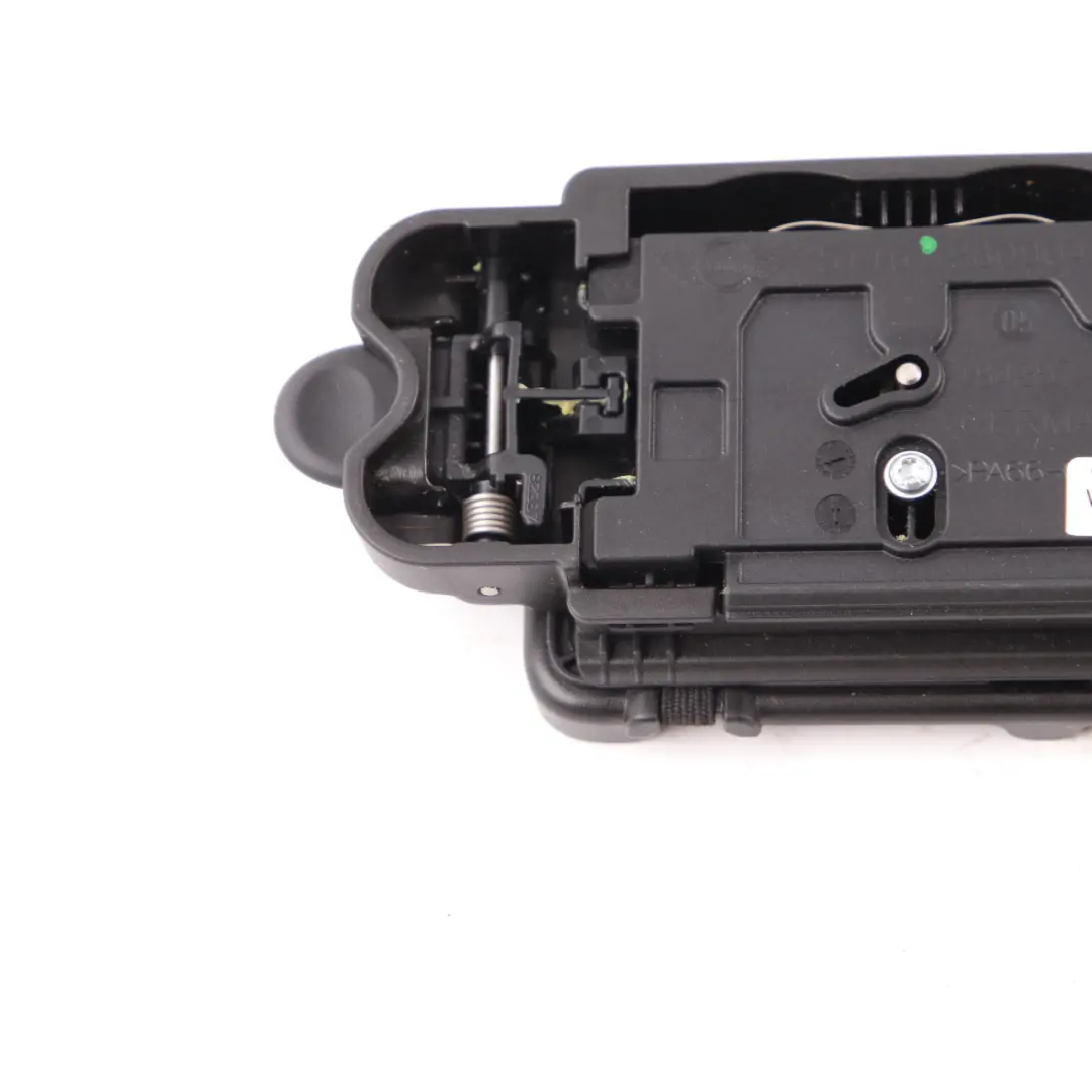 Smartphone Holder Telephone Snap-in Adapter Bracket to Mini R60 R61 with Part number 9809044 Mini R60 R61 Smartphone Holder Telephone Snap-in Adapter Bracket - SKU 9809044 - Part number 9809044