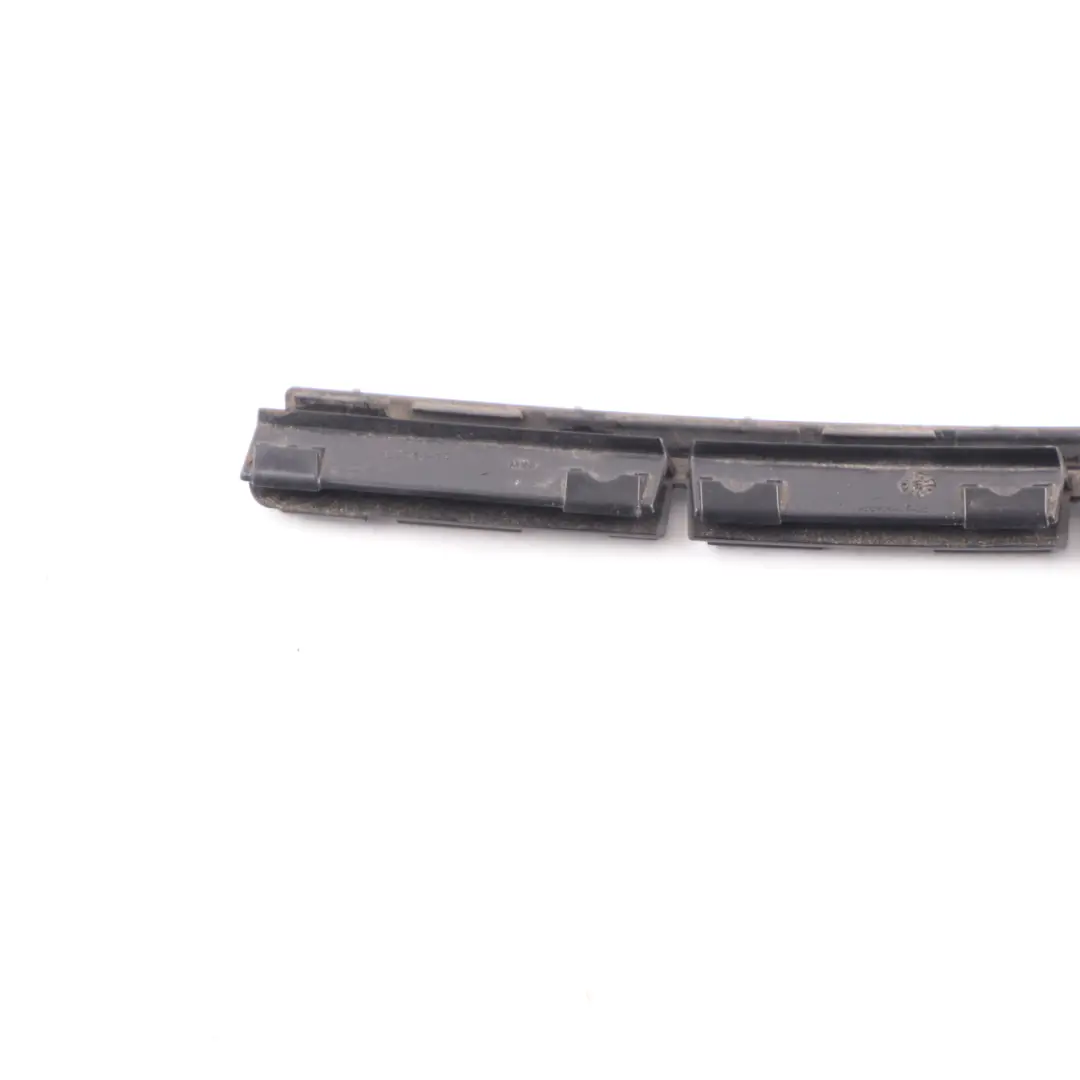 Blende Fensterführungssteg Links Schwarz 7199785 für BMW F11 Touring Kombi mit Teilenummer 9810487 BMW F11 Touring Kombi Blende Fensterführungssteg Links Schwarz 7199785 - SKU 9810487 - Teilenummer 9810487