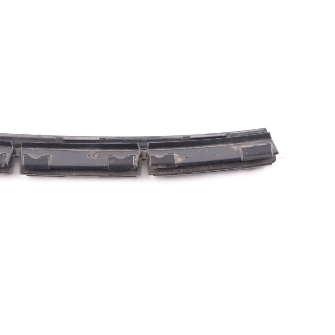Blende Fensterführungssteg Links Schwarz 7199785 für BMW F11 Touring Kombi mit Teilenummer 9810487 BMW F11 Touring Kombi Blende Fensterführungssteg Links Schwarz 7199785 - SKU 9810487 - Teilenummer 9810487
