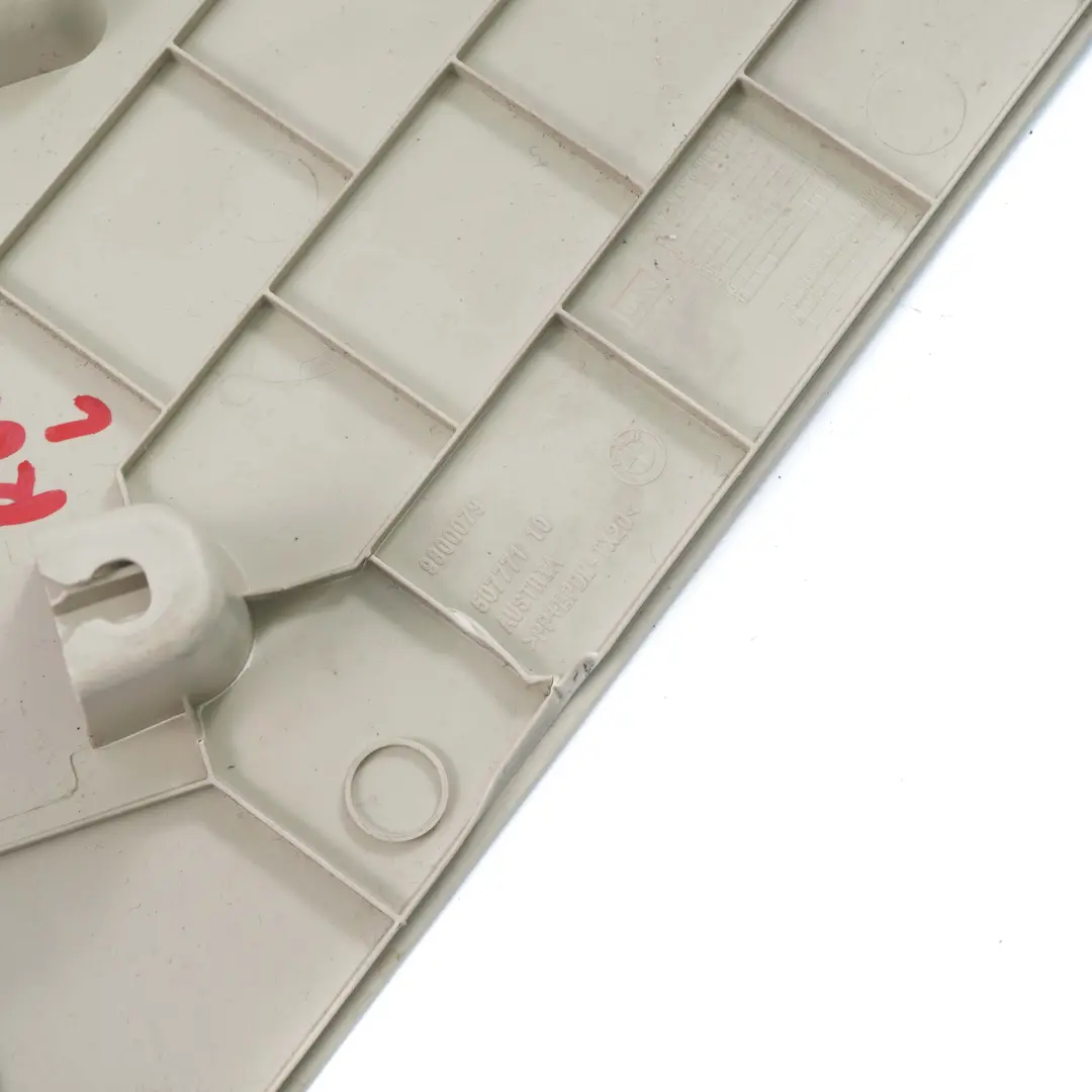 Embellecedor Lateral Inferior Patada Delantera Izquierda Beige para Mini R60 R61 con número de pieza 9810559 Mini R60 R61 Embellecedor Lateral Inferior Patada Delantera Izquierda Beige - SKU 9810559 - Número de pieza 9810559