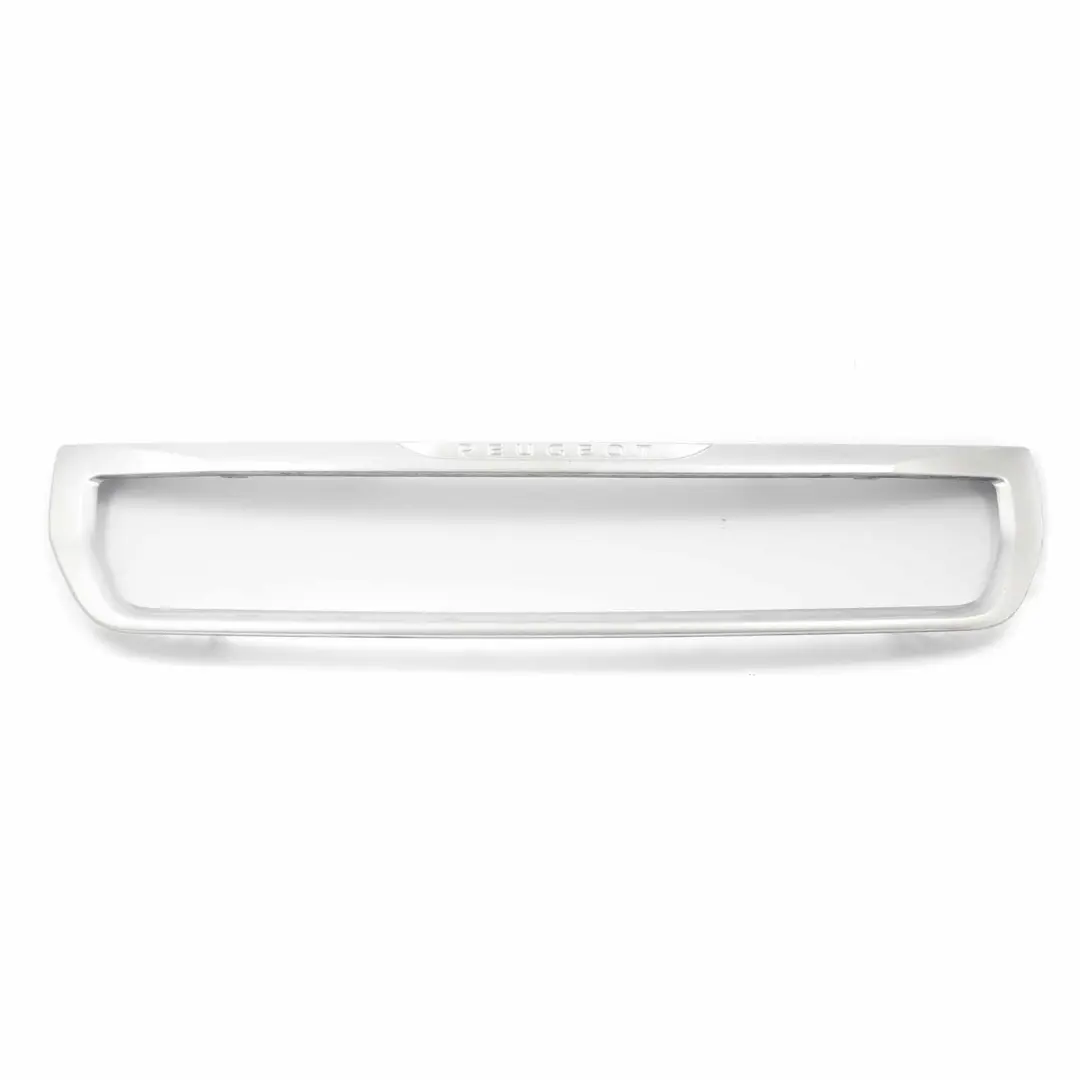 Frontstoßstange Mitte Kühlergrill Abdeckung Chrom für Peugeot Partner mit Teilenummer 9810964777 Peugeot Partner Frontstoßstange Mitte Kühlergrill Abdeckung Chrom - SKU 9810964777 - Teilenummer 9810964777