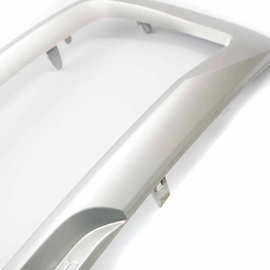 Peugeot Partner Pare-chocs avant Grille centrale Garniture Chromée - SKU 9810964777 - Numéro de pièce 9810964777