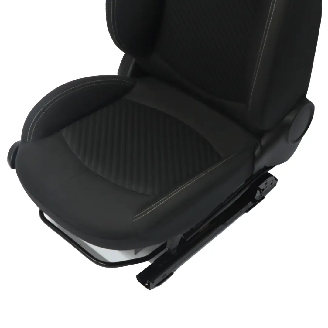 Fotel Prawy Przód Sport Materiał Diagonal Track do MINI R60 Countryman o numerze 9811294 MINI R60 Countryman Fotel Prawy Przód Sport Materiał Diagonal Track - SKU 9811294-1 - Numer Części 9811294