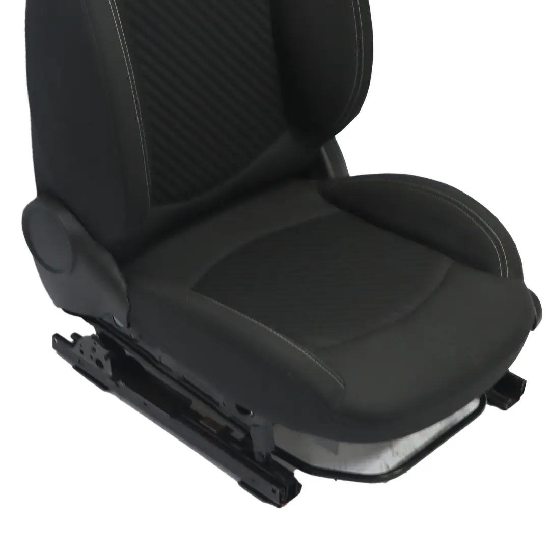 Fotel Lewy Przód Sport Materiał Diagonal Track Szary do MINI R60 Countryman o numerze 9811295 MINI R60 Countryman Fotel Lewy Przód Sport Materiał Diagonal Track Szary - SKU 9811295-1 - Numer Części 9811295