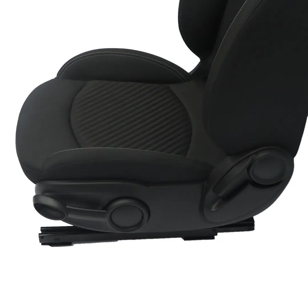 Fotel Lewy Przód Sport Materiał Diagonal Track Szary do MINI R60 Countryman o numerze 9811295 MINI R60 Countryman Fotel Lewy Przód Sport Materiał Diagonal Track Szary - SKU 9811295-1 - Numer Części 9811295