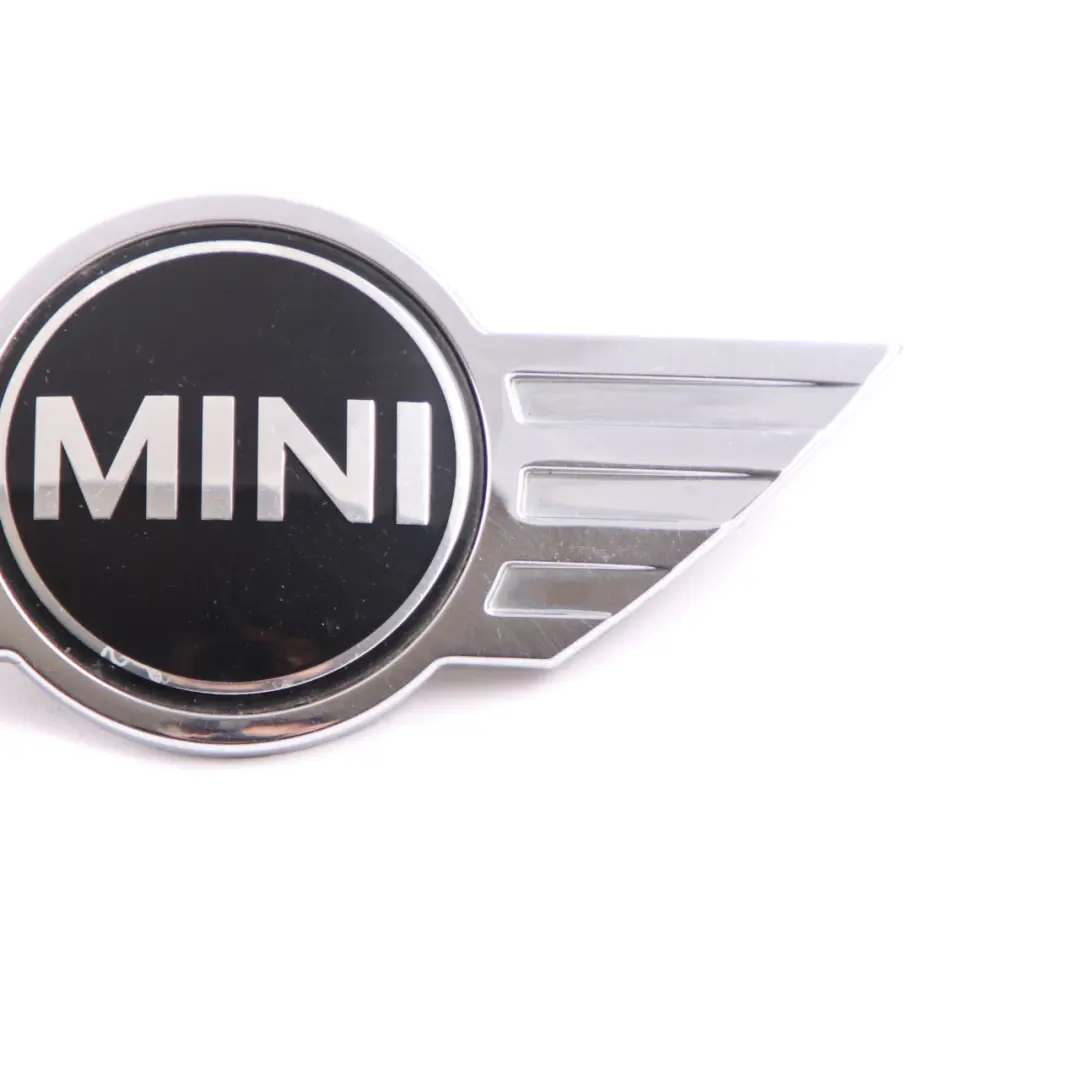 Emblemat Logo Znaczek Przedni Chrom do Mini R60 R61 Countryman o numerze 9811725 Mini R60 R61 Countryman Emblemat Logo Znaczek Przedni Chrom - SKU 9811725-3 - Numer Części 9811725
