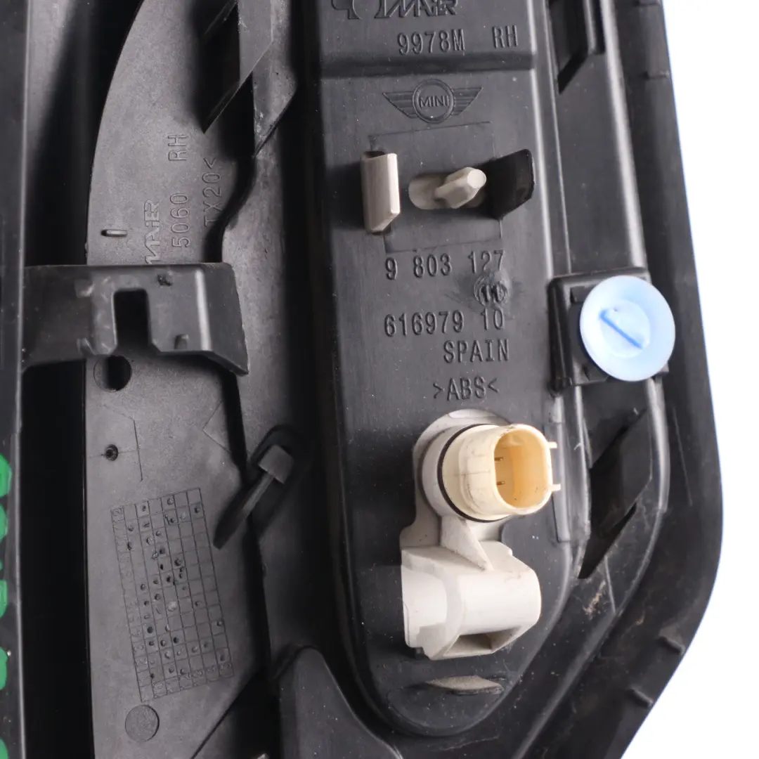 Turn Indicator Trim Mini R60 R61 Cooper S Right O/S Side Indicator Wing to with Part number 9812908 Turn Indicator Trim Mini R60 R61 Cooper S Right O/S Side Indicator Wing - SKU 9812908 - Part number 9812908