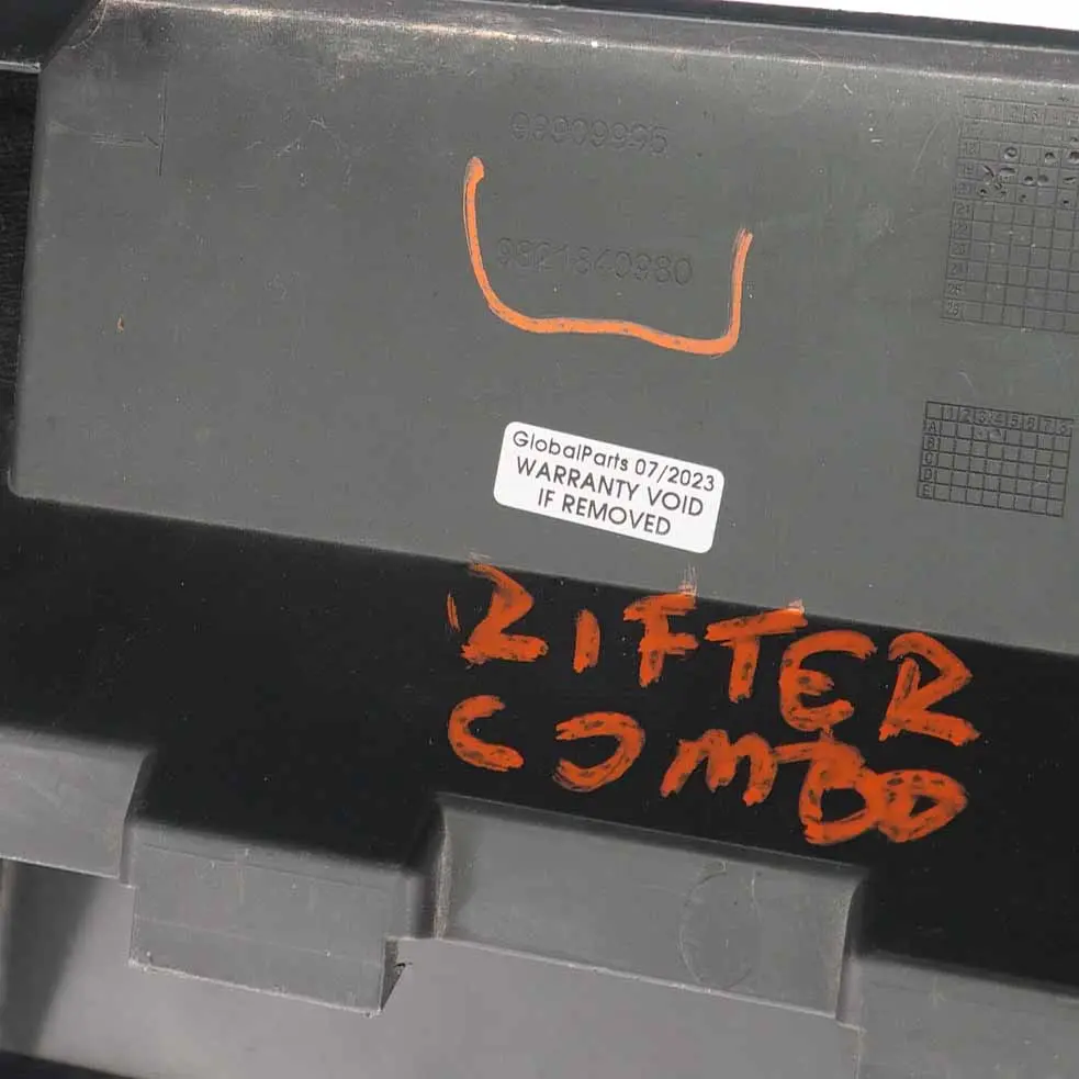 Citroen Berlingo Peugeot Partner K9 Condotto aria Deflettore Rifter per con numero di parte 9821840980 Citroen Berlingo Peugeot Partner K9 Condotto aria Deflettore Rifter - SKU 9821840980 - Numero di parte 9821840980