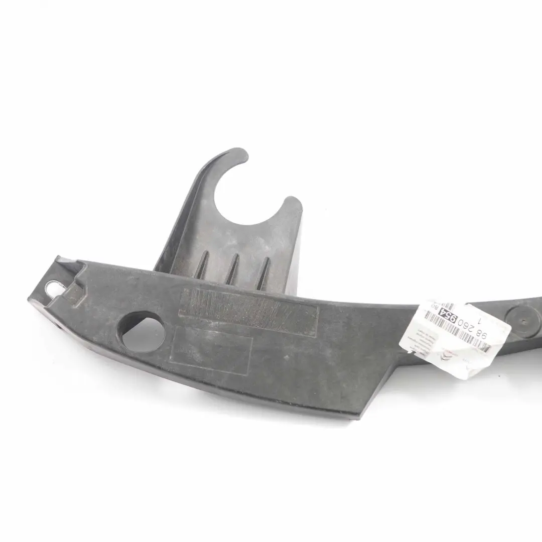 Staffa faro Berlingo Vivaro Proace Supporto paraurti anteriore destro per con numero di parte 9826095480 Staffa faro Berlingo Vivaro Proace Supporto paraurti anteriore destro - SKU 9826095480 - Numero di parte 9826095480