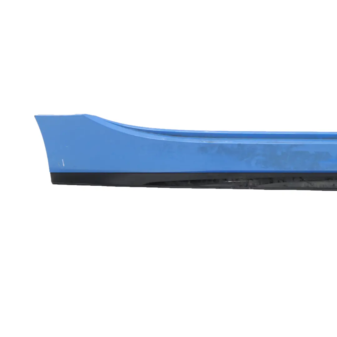 Gonna laterale M Sport Striscia davanzale destra Misano Blue - C1D per BMW F40 con numero di parte 9850692 BMW F40 Gonna laterale M Sport Striscia davanzale destra Misano Blue - C1D - SKU 9850692-MISA - Numero di parte 9850692
