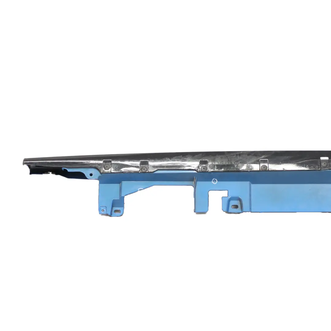 Gonna laterale M Sport Striscia davanzale destra Misano Blue - C1D per BMW F40 con numero di parte 9850692 BMW F40 Gonna laterale M Sport Striscia davanzale destra Misano Blue - C1D - SKU 9850692-MISA - Numero di parte 9850692