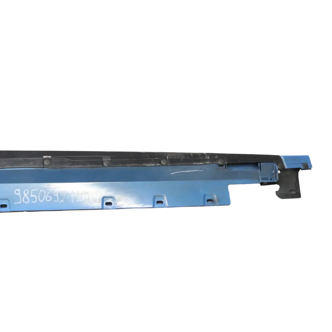 Gonna laterale M Sport Striscia davanzale destra Misano Blue - C1D per BMW F40 con numero di parte 9850692 BMW F40 Gonna laterale M Sport Striscia davanzale destra Misano Blue - C1D - SKU 9850692-MISA - Numero di parte 9850692