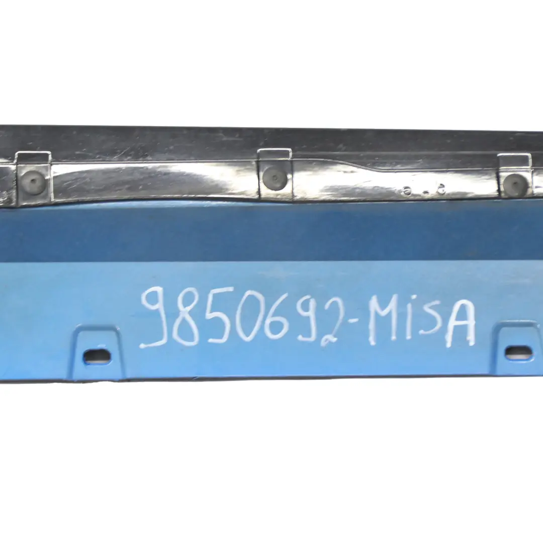 Gonna laterale M Sport Striscia davanzale destra Misano Blue - C1D per BMW F40 con numero di parte 9850692 BMW F40 Gonna laterale M Sport Striscia davanzale destra Misano Blue - C1D - SKU 9850692-MISA - Numero di parte 9850692
