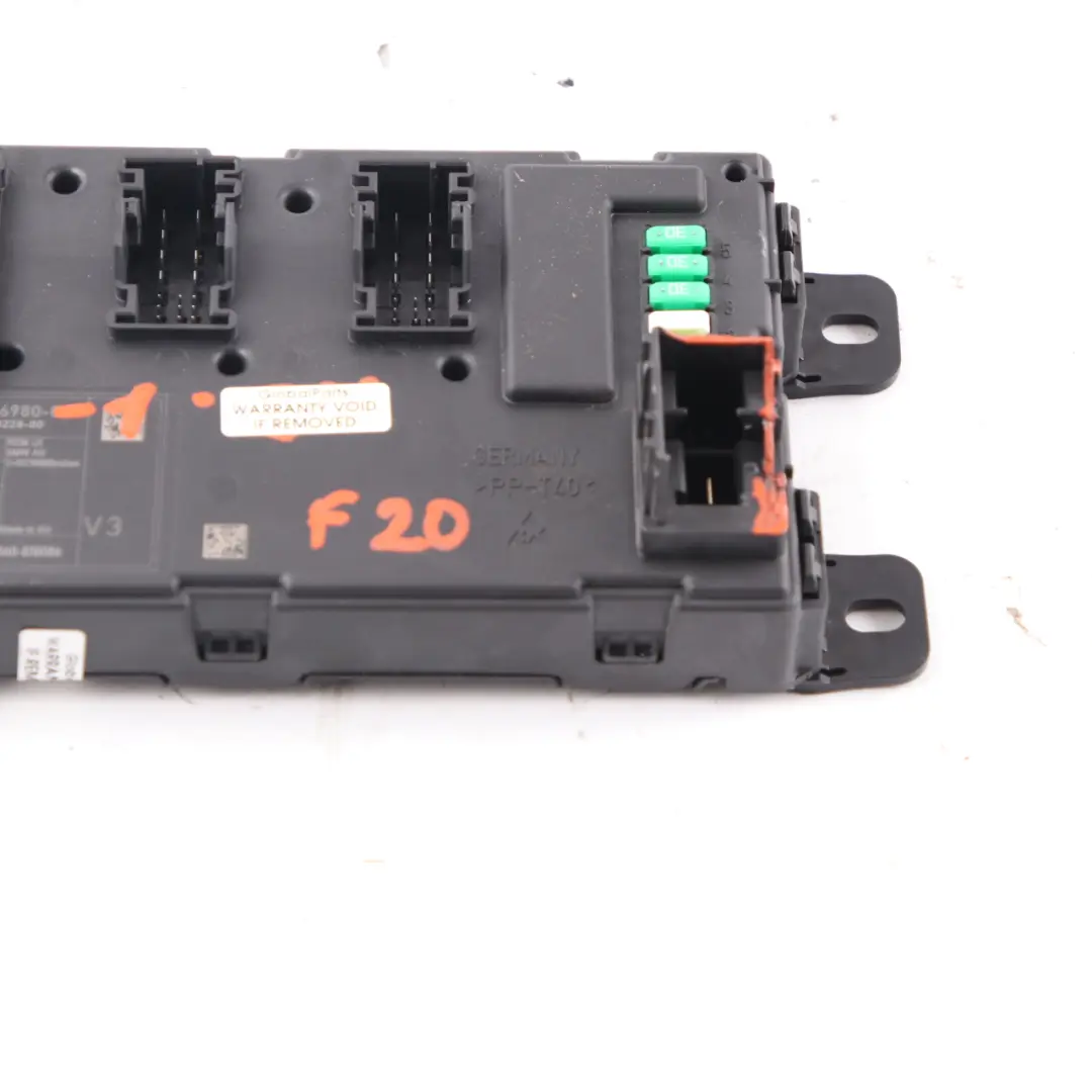 Body Control Unit Module REM Fuse Box to BMW F20 with Part number 9866980 BMW F20 Body Control Unit Module REM Fuse Box - SKU 9866980-1 - Part number 9866980