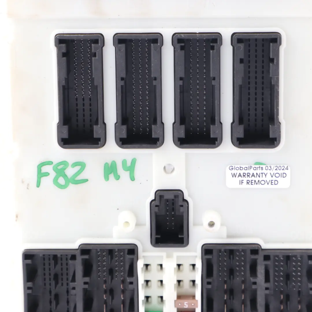 Body Control Comfort Modul Einheit FEM ECU LR01 für BMW F20 F21 F30 F31 F32 mit Teilenummer 9868383 BMW F20 F21 F30 F31 F32 Body Control Comfort Modul Einheit FEM ECU LR01 - SKU 9868383 - Teilenummer 9868383