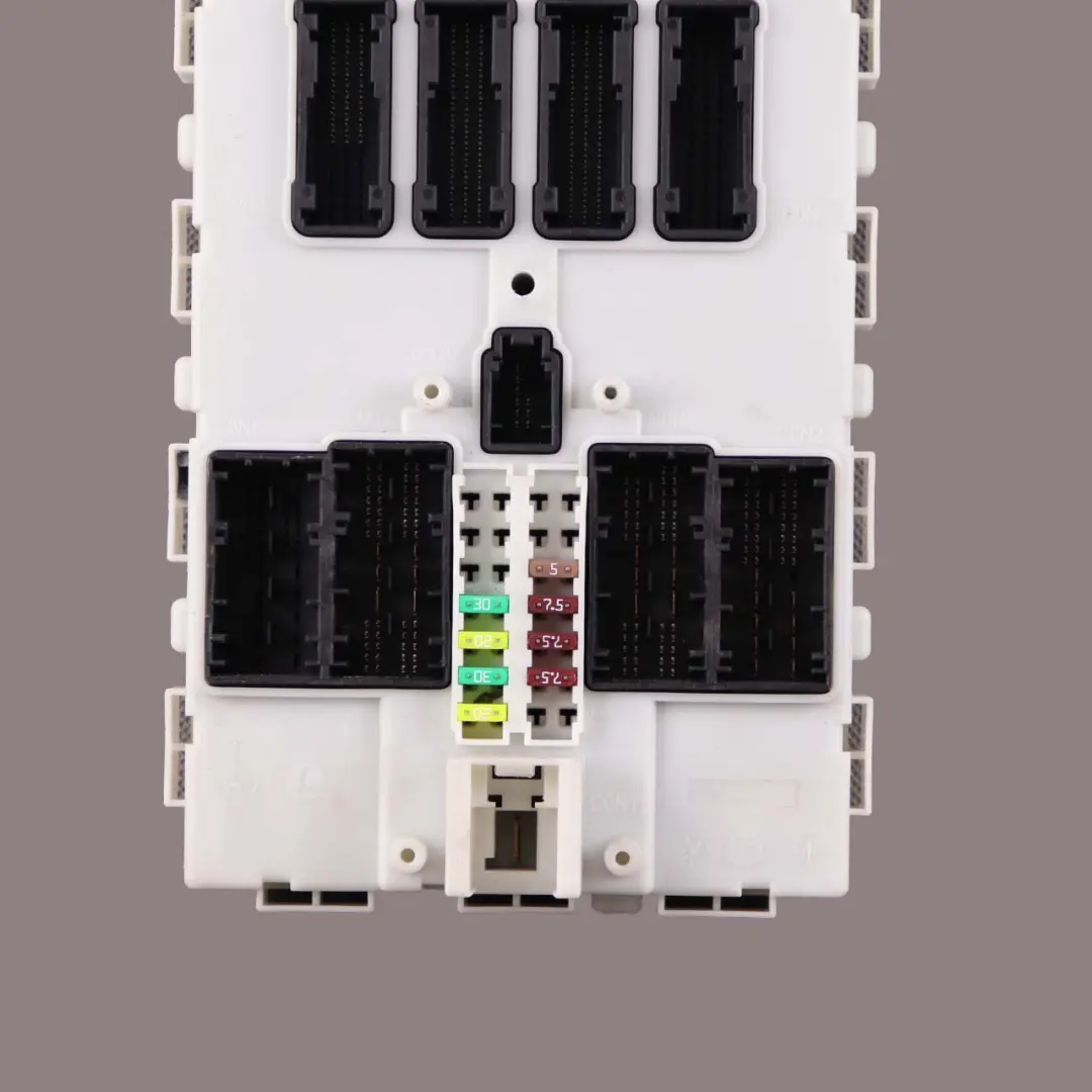 Modulo Elettronico Anteriore Unità Controllo FEM per BMW F20 F21 F22 F30 F32 con numero di parte 9868386 BMW F20 F21 F22 F30 F32 Modulo Elettronico Anteriore Unità Controllo FEM - SKU 9868386 - Numero di parte 9868386