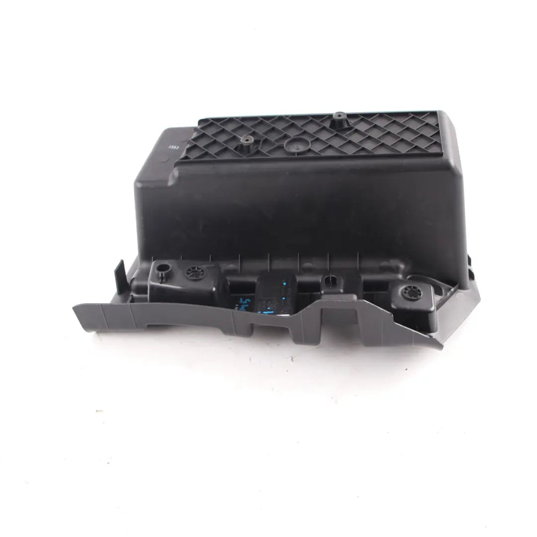 Compartimiento De Almacenamiento Maletero Equipaje Derecha para BMW G30 con número de pieza 9871616 BMW G30 Compartimiento De Almacenamiento Maletero Equipaje Derecha - SKU 9871616 - Número de pieza 9871616