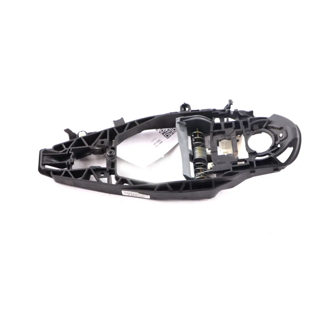 Door Handle Carrier Bracket Carrier Right O/S to BMW X4 G02 X6 G06 G16 G30 with Part number 9881774 BMW X4 G02 X6 G06 G16 G30 Door Handle Carrier Bracket Carrier Right O/S - SKU 9881774 - Part number 9881774