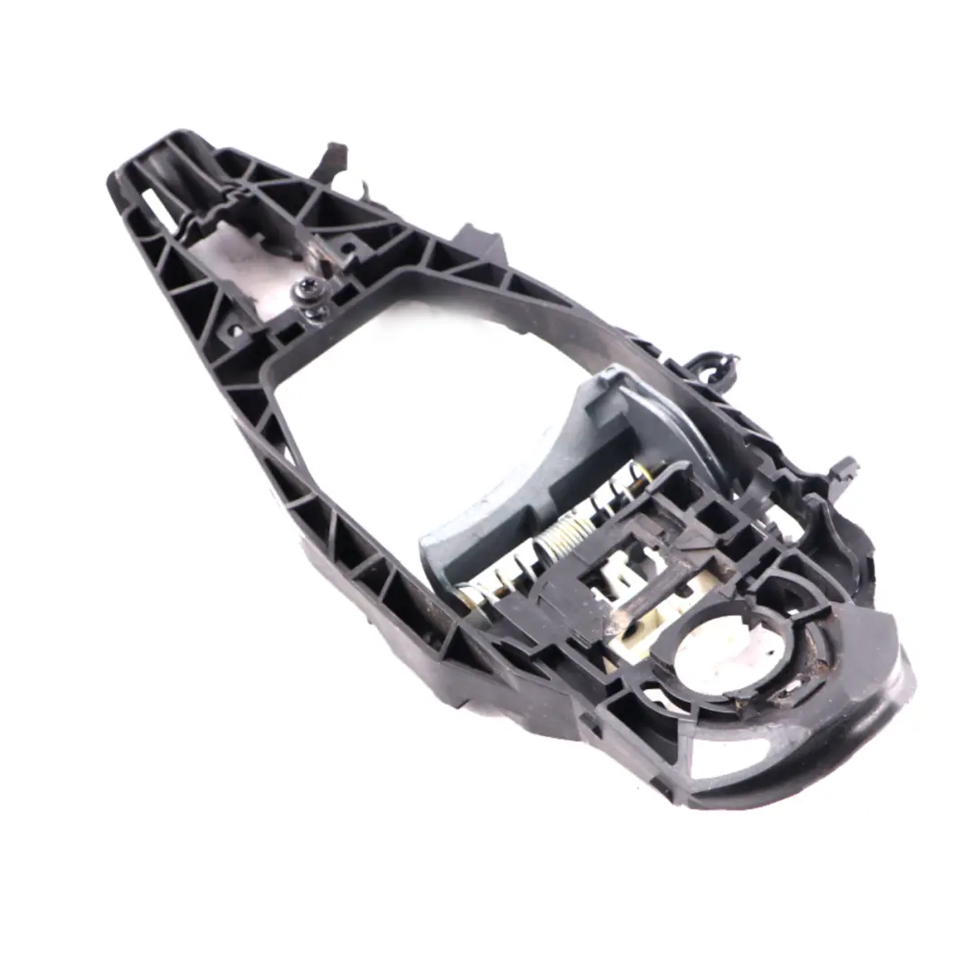 Door Handle Carrier Bracket Carrier Right O/S to BMW X4 G02 X6 G06 G16 G30 with Part number 9881774 BMW X4 G02 X6 G06 G16 G30 Door Handle Carrier Bracket Carrier Right O/S - SKU 9881774 - Part number 9881774
