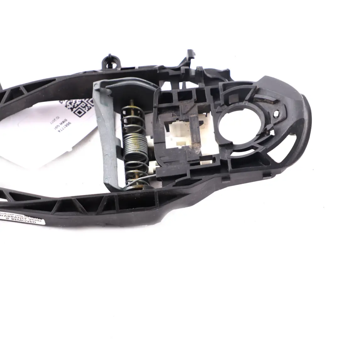 Door Handle Carrier Bracket Carrier Right O/S to BMW X4 G02 X6 G06 G16 G30 with Part number 9881774 BMW X4 G02 X6 G06 G16 G30 Door Handle Carrier Bracket Carrier Right O/S - SKU 9881774 - Part number 9881774