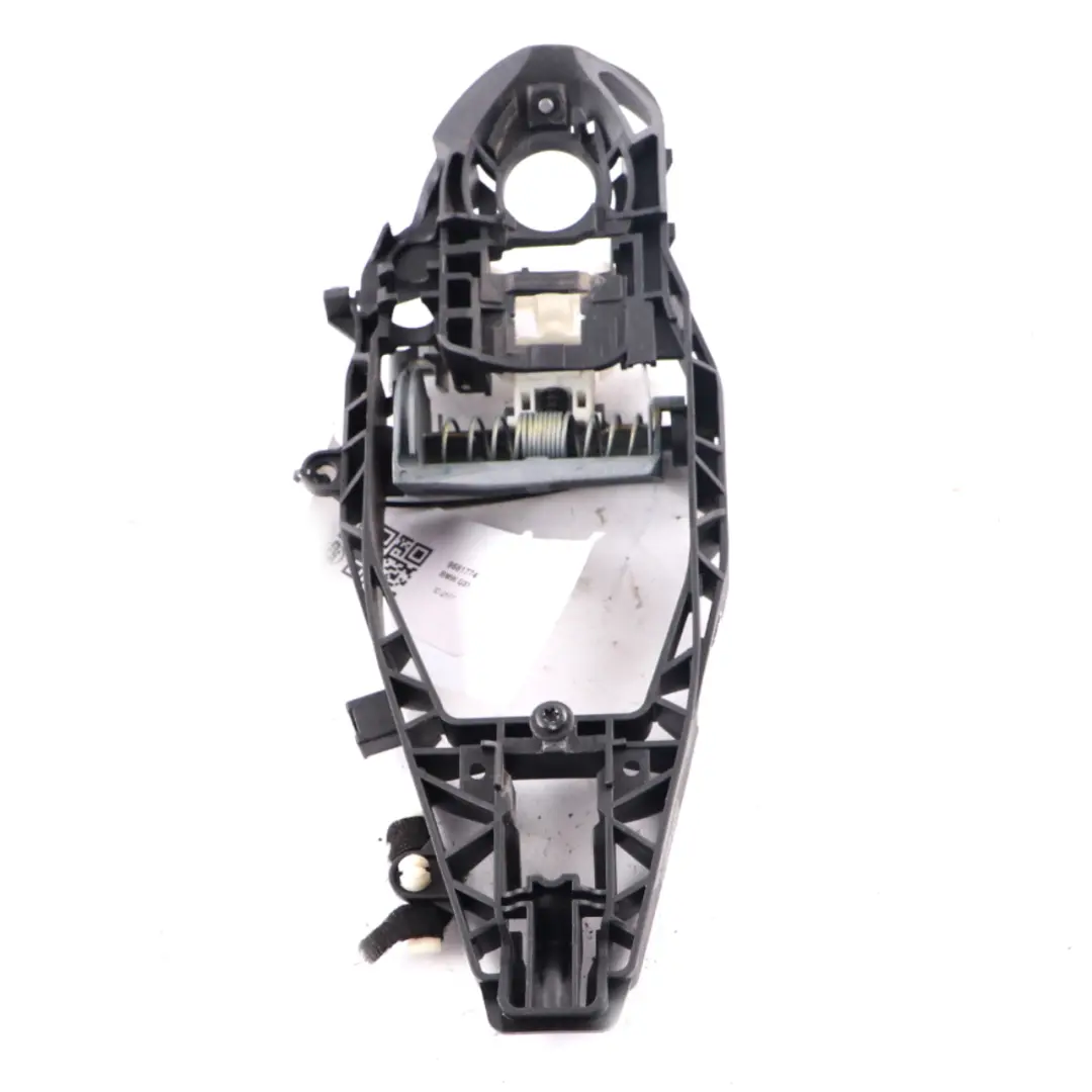 Door Handle Carrier Bracket Carrier Right O/S to BMW X4 G02 X6 G06 G16 G30 with Part number 9881774 BMW X4 G02 X6 G06 G16 G30 Door Handle Carrier Bracket Carrier Right O/S - SKU 9881774 - Part number 9881774
