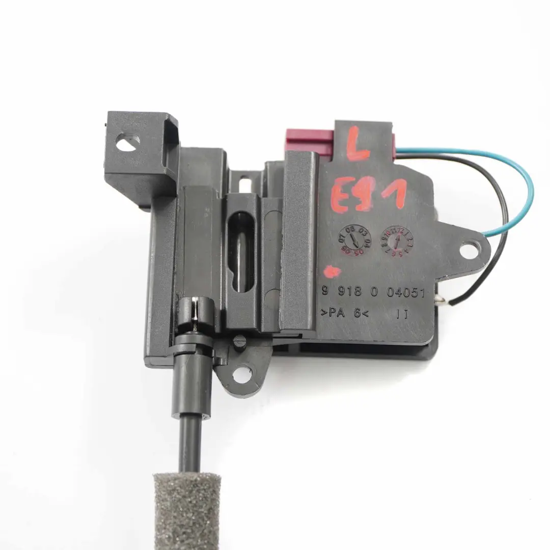 Hutablage Aktuator Fach hinten links Motor Stiefel für BMW E91 mit Teilenummer 9918004051 BMW E91 Hutablage Aktuator Fach hinten links Motor Stiefel - SKU 9918004051 - Teilenummer 9918004051