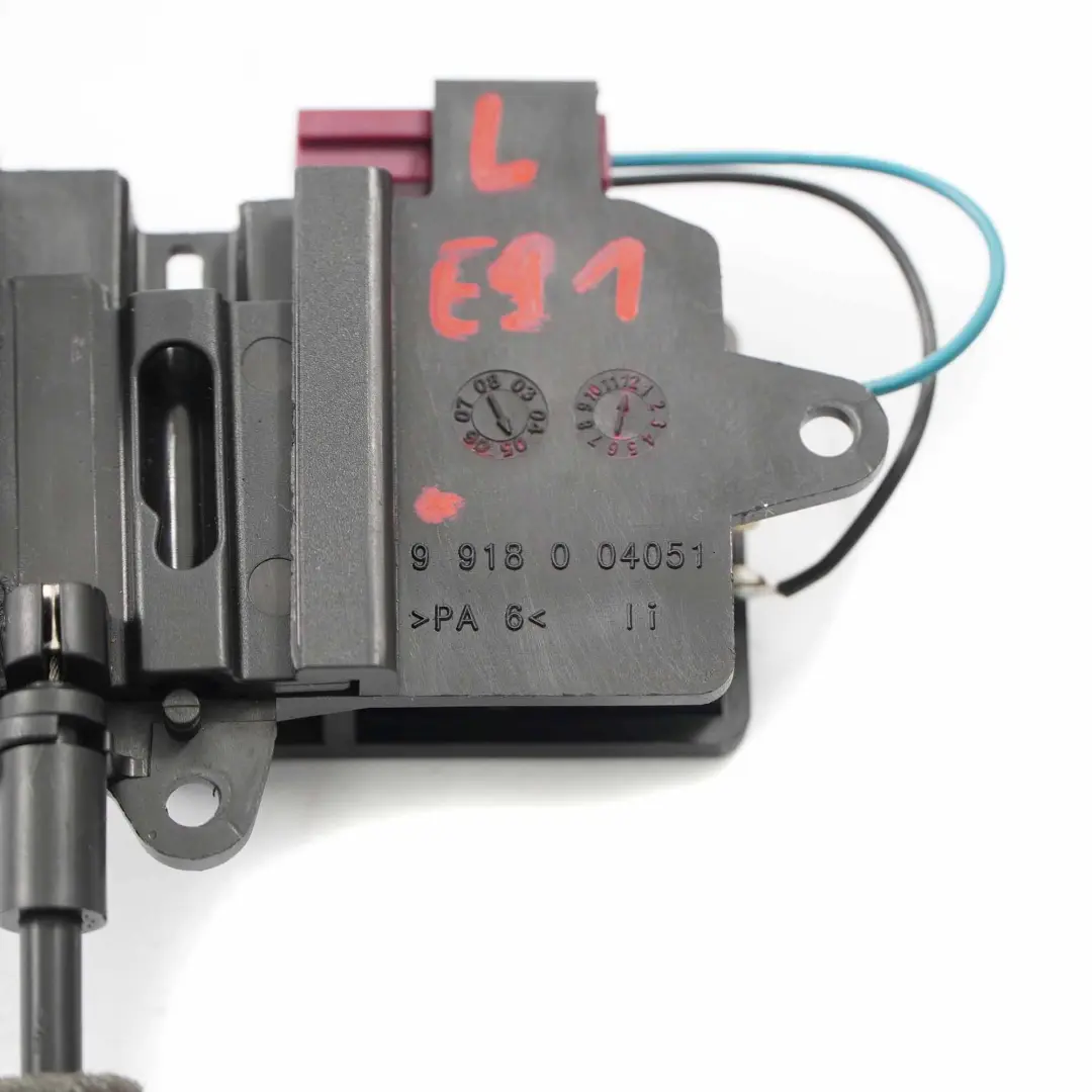 Hutablage Aktuator Fach hinten links Motor Stiefel für BMW E91 mit Teilenummer 9918004051 BMW E91 Hutablage Aktuator Fach hinten links Motor Stiefel - SKU 9918004051 - Teilenummer 9918004051