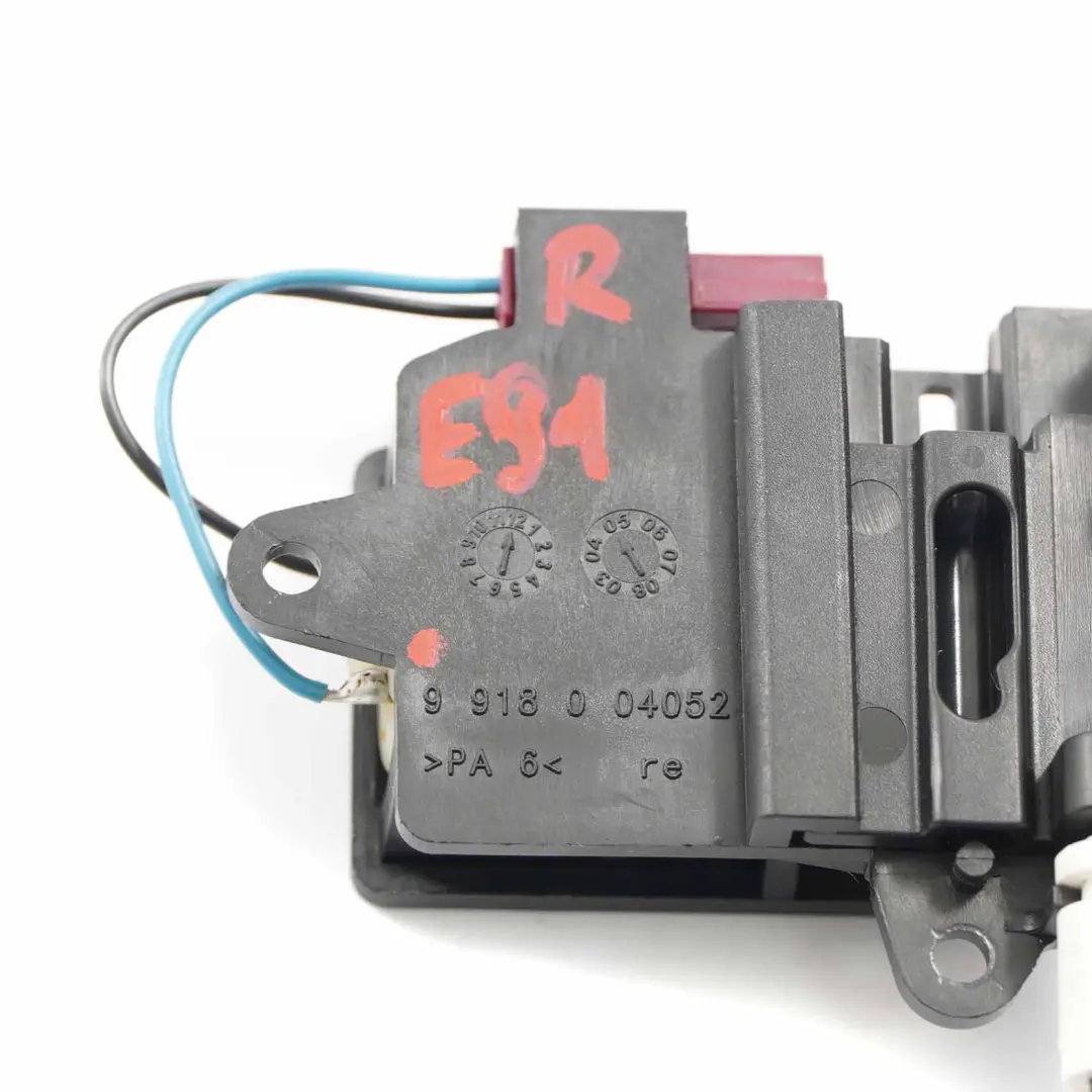 Parcel Shelf Actuator Compartment Rear Right O/S Motor Boot to BMW E91 with Part number 9918004052 BMW E91 Parcel Shelf Actuator Compartment Rear Right O/S Motor Boot - SKU 9918004052 - Part number 9918004052