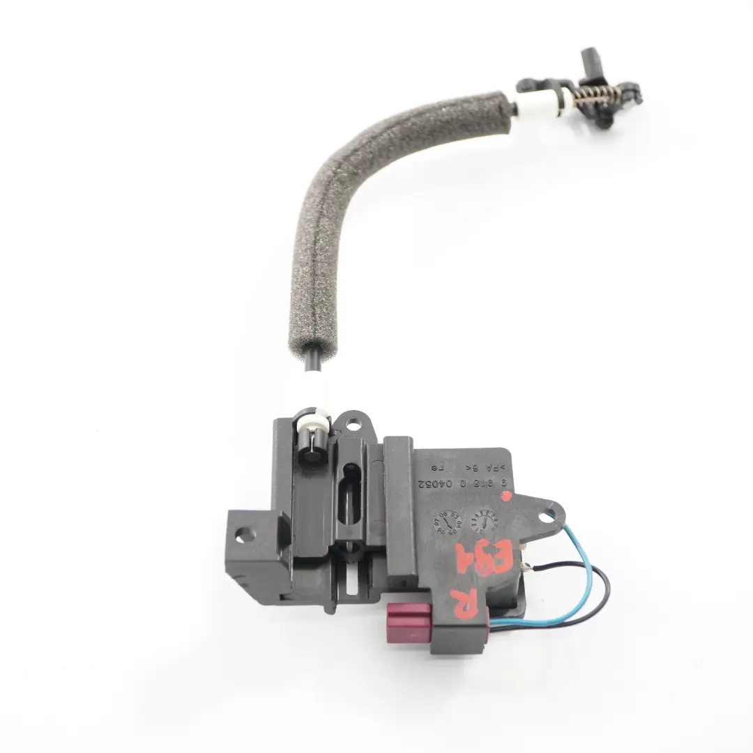 Parcela Estante Compartimiento Actuador Trasero Derecho Motor para BMW E91 con número de pieza 9918004052 BMW E91 Parcela Estante Compartimiento Actuador Trasero Derecho Motor - SKU 9918004052 - Número de pieza 9918004052