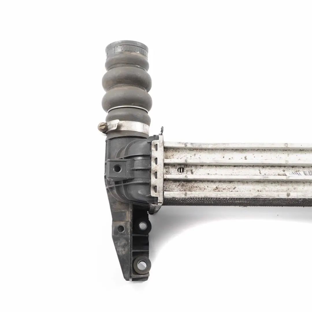 Enfriador de aire de carga Radiador para Ford Transit Intercooler Diesel con número de pieza 9L440AE Ford Transit Intercooler Diesel Enfriador de aire de carga Radiador - SKU 9L440AE - Número de pieza 9L440AE