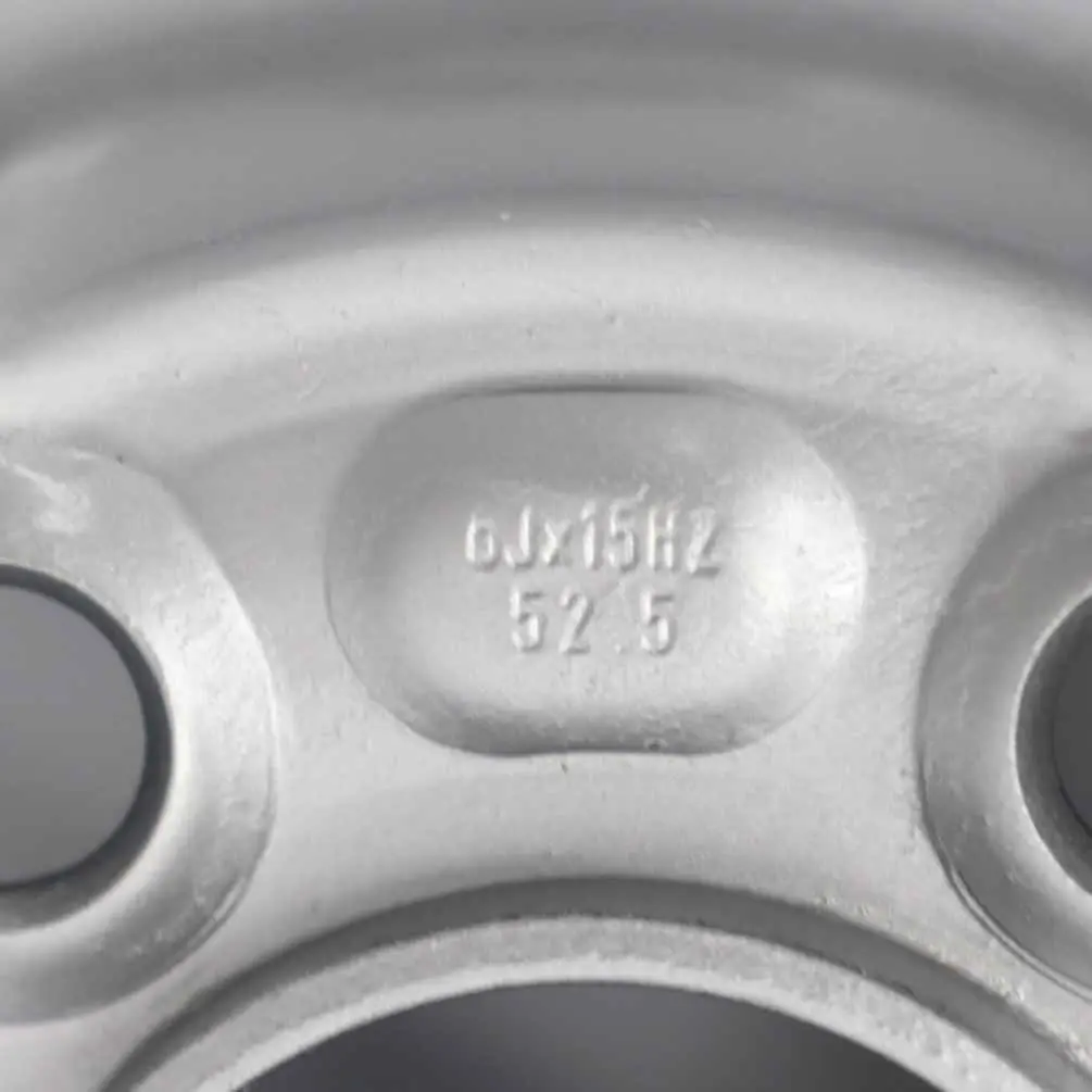 Felga Stalowa 15" 6J do Ford Connect o numerze 9T161007CA Ford Connect Felga Stalowa 15" 6J - SKU 9T161007CA-1 - Numer Części 9T161007CA