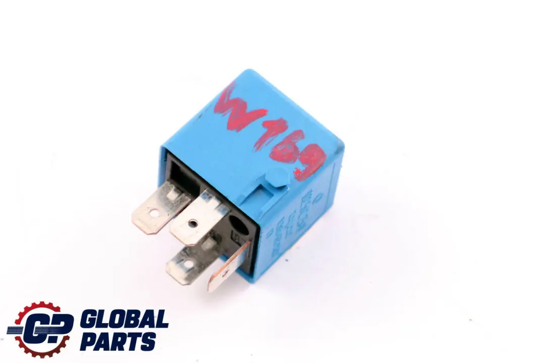 Mercedes A Classe B W169 W245 Connecteur Relais Bleu Tyco - SKU A0025422519 - Numéro de pièce A0025422519