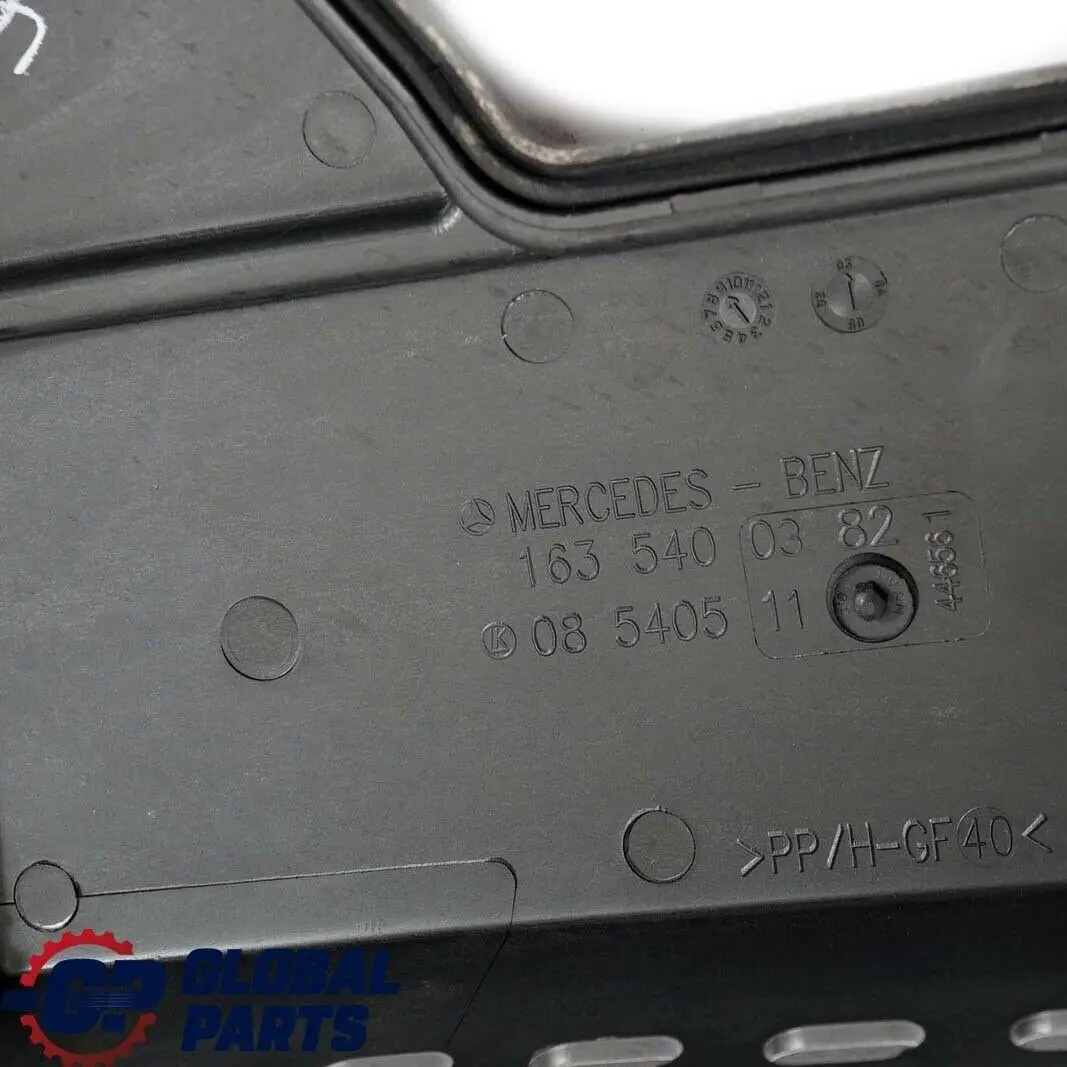 Embellecedor Cubierta ECU Caja Fusibles Relés para Mercedes ML W163 con número de pieza A1635400382 Mercedes ML W163 Embellecedor Cubierta ECU Caja Fusibles Relés - SKU A1635400382 - Número de pieza A1635400382