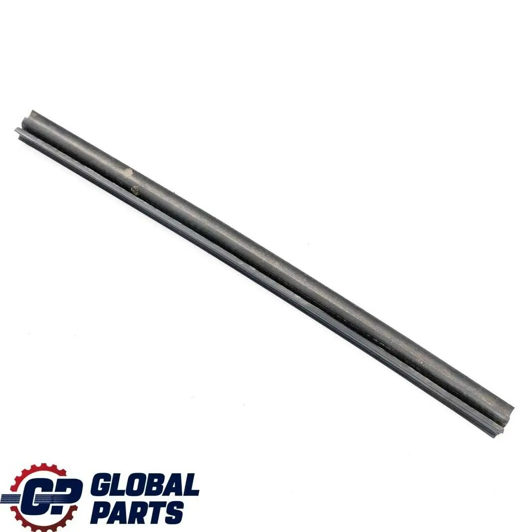 Puerta Trasera Izquierda Derecha Moldura Cinturón Seguridad para Mercedes M ML W163 con número de pieza A1637301724 Mercedes M ML W163 Puerta Trasera Izquierda Derecha Moldura Cinturón Seguridad - SKU A1637301724 - Número de pieza A1637301724