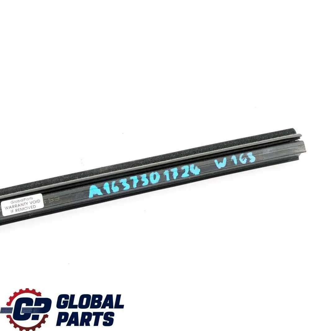 Listwa Szyby Drzwi Tył Lewa Prawa do Mercedes ML W163 o numerze A1637301724 Mercedes ML W163 Listwa Szyby Drzwi Tył Lewa Prawa - SKU A1637301724 - Numer Części A1637301724