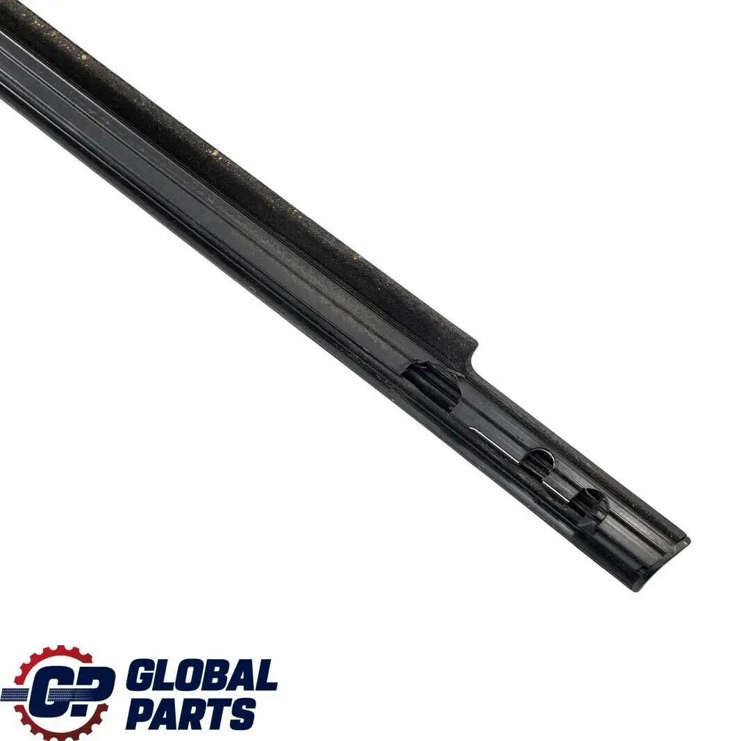 Mercedes W245 Moldura de ventana de puerta delantera derecha - SKU A1697200424 - Número de pieza A1697200424