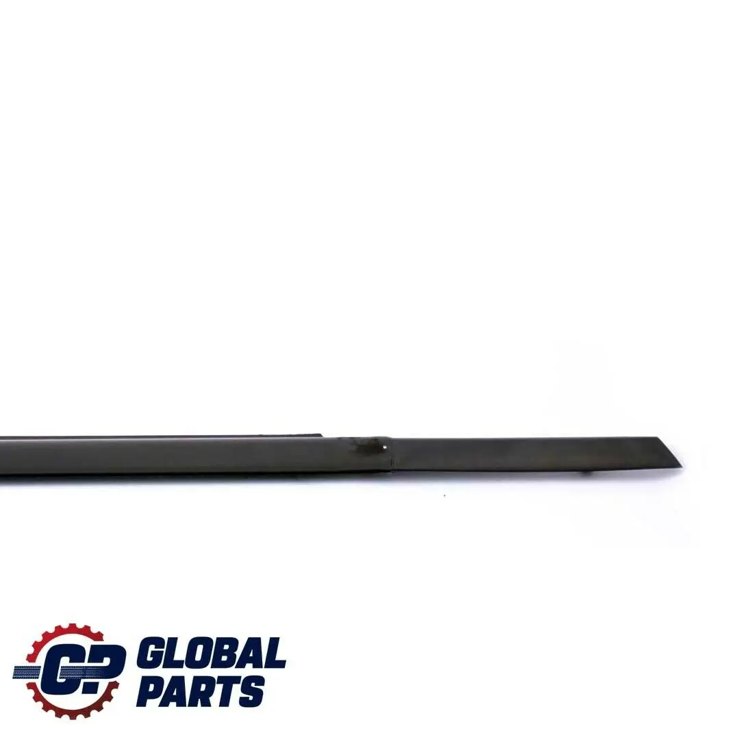 Puerta Delantera Derecha Tira De Sello De Ventana para Mercedes W169 con número de pieza A1697350265 Mercedes W169 Puerta Delantera Derecha Tira De Sello De Ventana - SKU A1697250265 - Número de pieza A1697350265