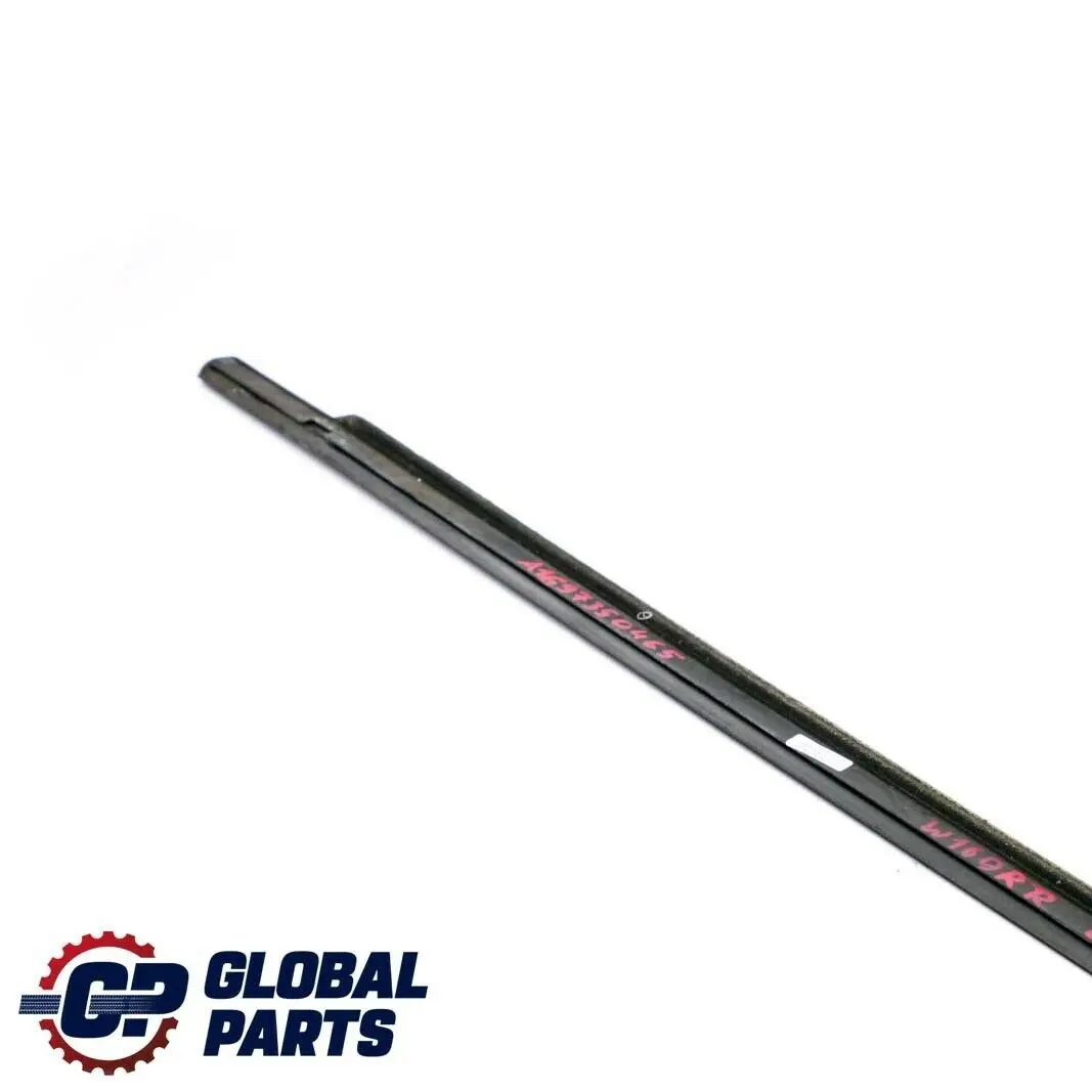 Benz a Class W169 Portiera Posteriore Destra Finestra Barra per Mercedes con numero di parte A1697350465 Mercedes Benz a Class W169 Portiera Posteriore Destra Finestra Barra - SKU A1697350465 - Numero di parte A1697350465