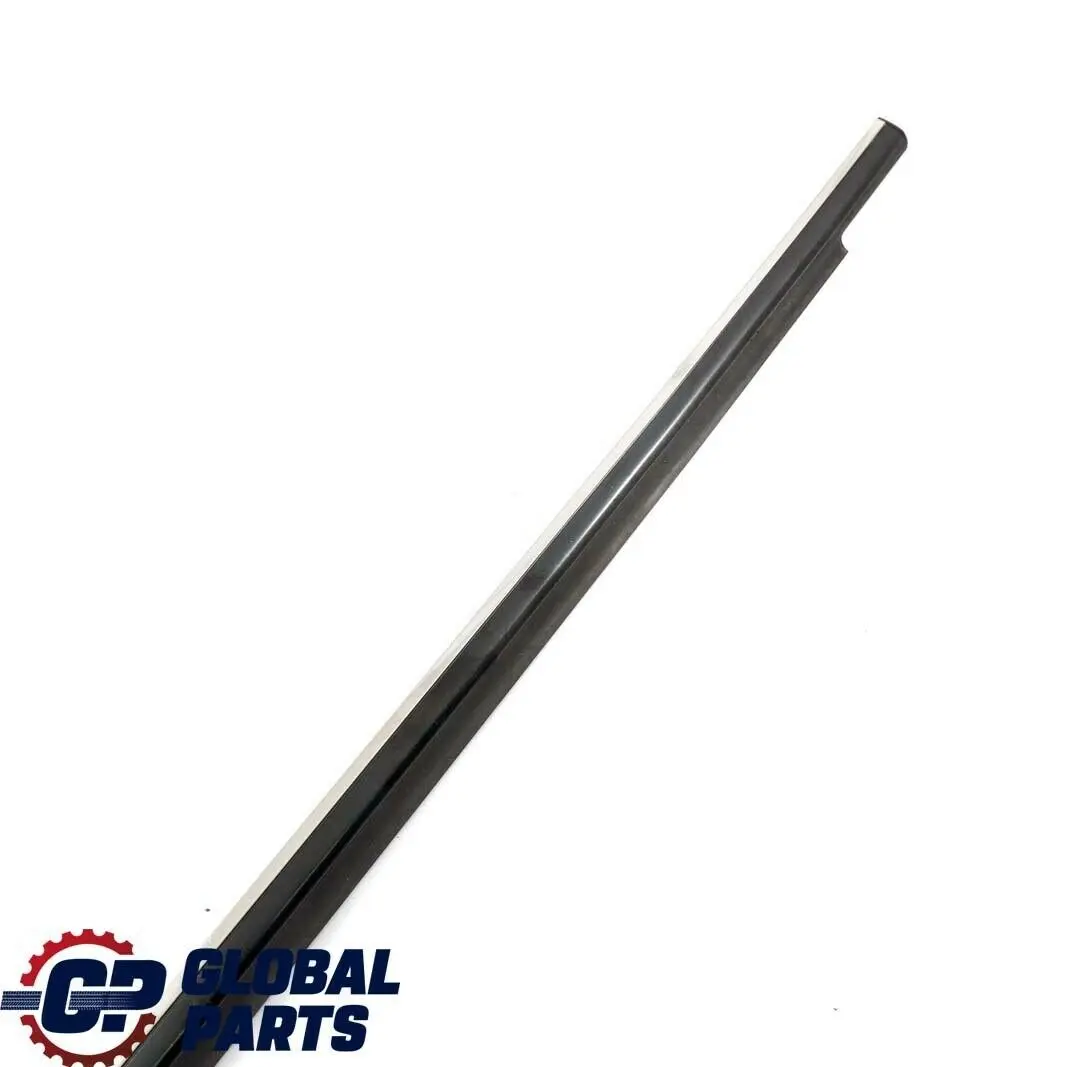 Moldura De Ventana De Puerta Trasera Izquierda para Mercedes W245 con número de pieza A1697351565 Mercedes W245 Moldura De Ventana De Puerta Trasera Izquierda - SKU A1697351565 - Número de pieza A1697351565