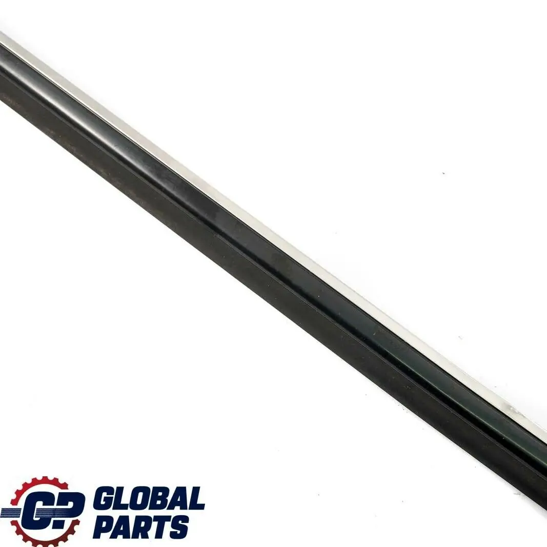 Modanatura Finestra Porta Posteriore Sinistra per Mercedes W245 con numero di parte A1697351565 Mercedes W245 Modanatura Finestra Porta Posteriore Sinistra - SKU A1697351565 - Numero di parte A1697351565