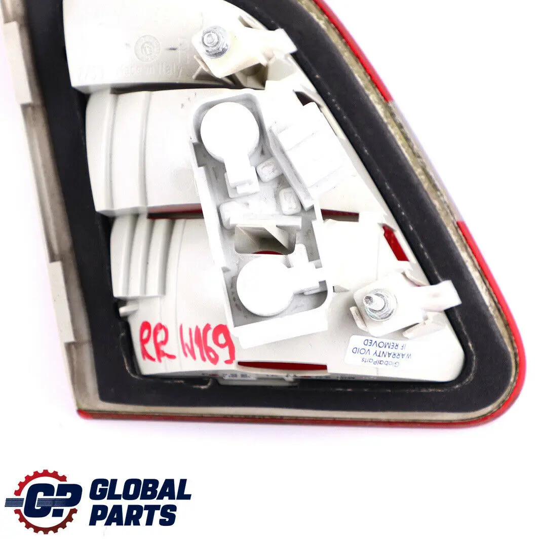 Fanale Posteriore Destro Interno per Mercedes W245 con numero di parte A1698201664 Mercedes W245 Fanale Posteriore Destro Interno - SKU A1698201664 - Numero di parte A1698201664