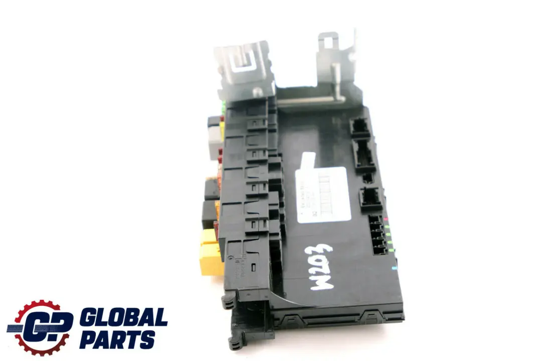 Caja de fusibles Módulo SAM Unidad para Mercedes C CLC CL203 S203 W203 con número de pieza A2035454701 Mercedes C CLC CL203 S203 W203 Caja de fusibles Módulo SAM Unidad - SKU A2035454701 - Número de pieza A2035454701