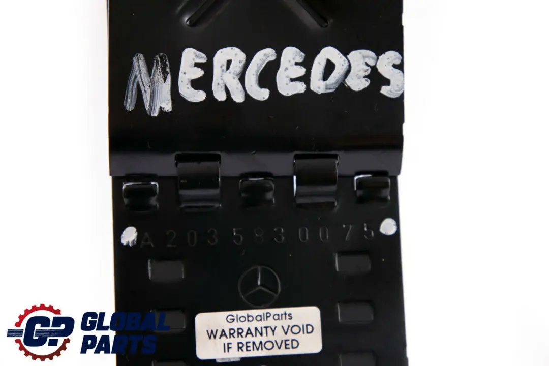  Mercedes-Benz C E Classe CLK W203 W211 W204 C209 W212 Roue Bouchon - SKU A2035830075 - Numéro de pièce A2035830075