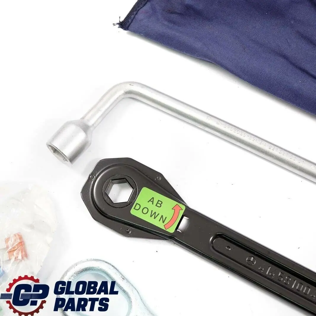 Zestaw narzędzi do Mercedes W169 W211 W212 W221 W463 o numerze A2035850001 Mercedes W169 W211 W212 W221 W463 Zestaw narzędzi - SKU A2035850001 - Numer Części A2035850001