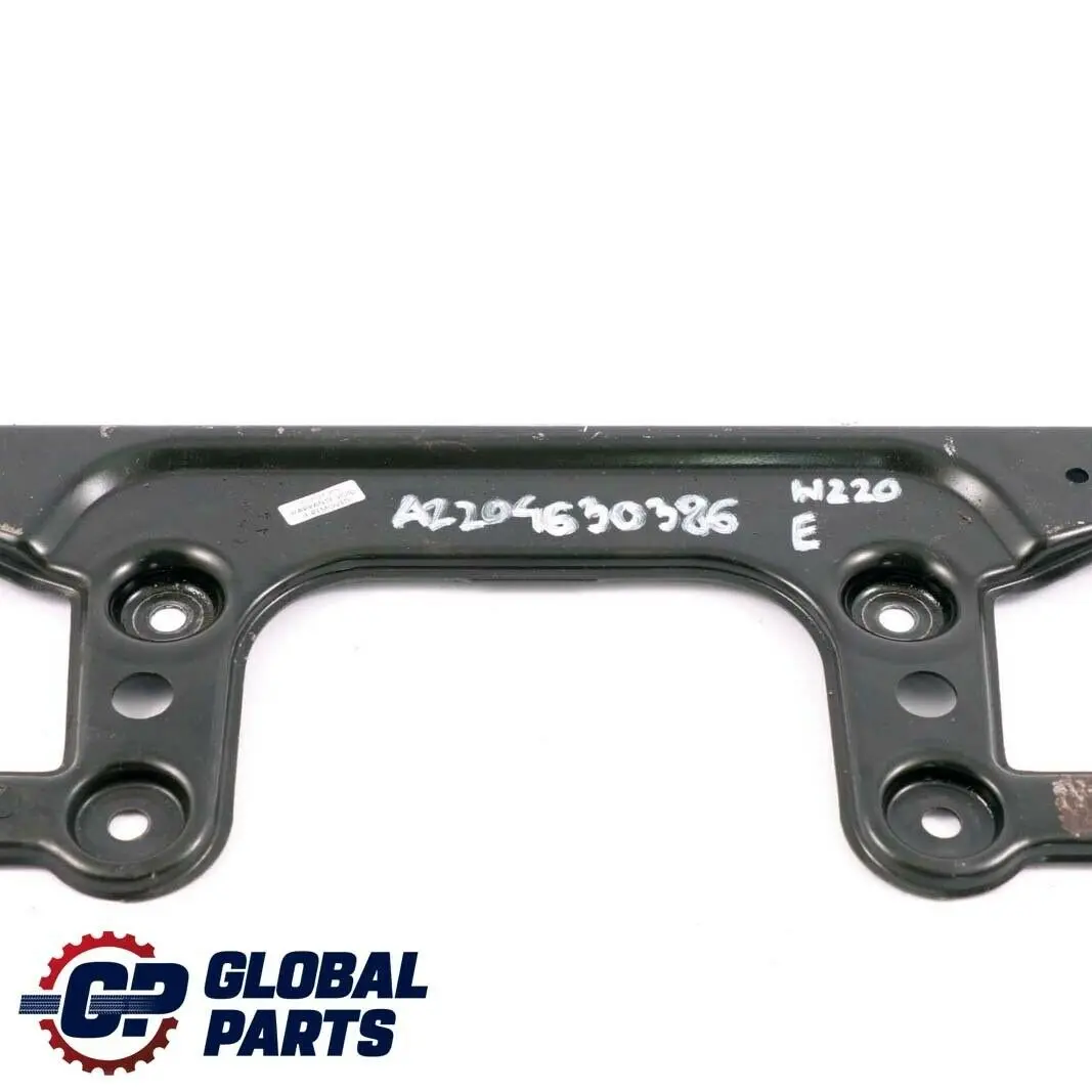 Mercedes-Benz W204 W212 Placa refuerzo subchasis delantero para con número de pieza A2046280011 Mercedes-Benz W204 W212 Placa refuerzo subchasis delantero - SKU A2046280011 - Número de pieza A2046280011