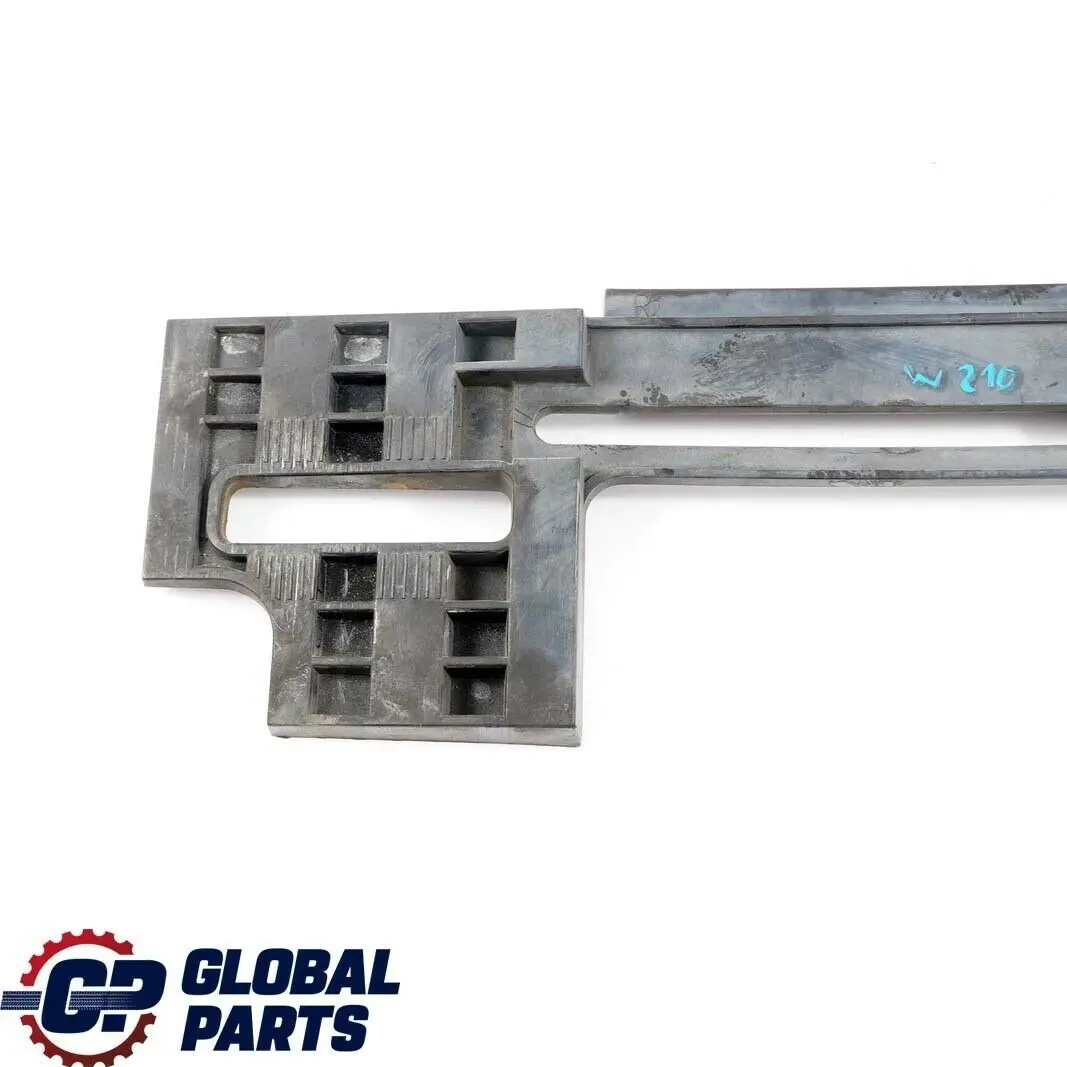 Mercedes W210 Parachoques Delantero Izquierdo Panel Capa Intermedia - SKU A2108850195 - Número de pieza A2108850195