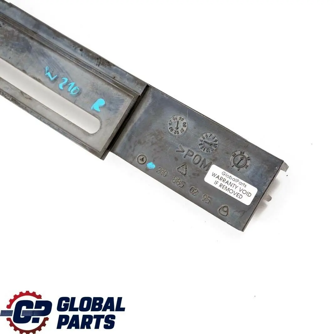 Mercedes-Benz W210 Panello Intermedio Paraurti Anteriore Destro per con numero di parte A2108850295 Mercedes-Benz W210 Panello Intermedio Paraurti Anteriore Destro - SKU A2108850295 - Numero di parte A2108850295