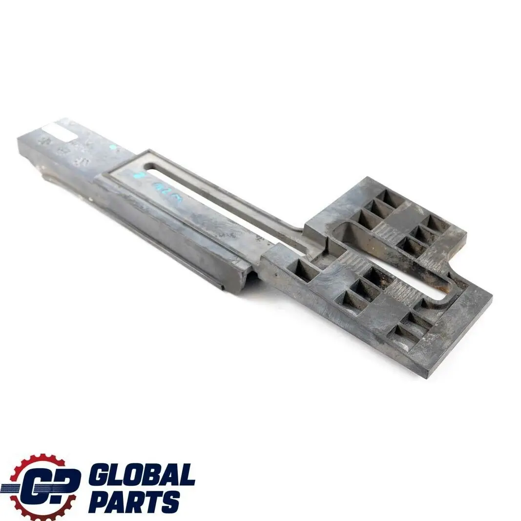 Mercedes W210 Parachoques Delantero Derecho Panel Capa Intermedia - SKU A2108850295 - Número de pieza A2108850295